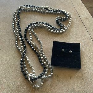 Beaded necklace with earrings